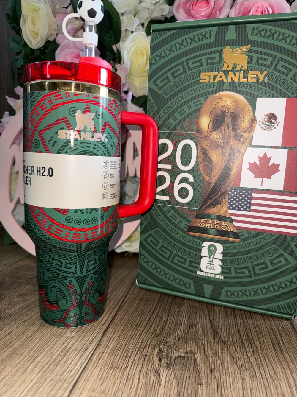 Stanley Green & Red Quencher H2.0 Tumbler with Handle